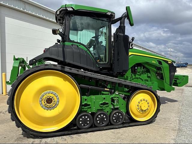 Image of John Deere 8RT 370 equipment image 2