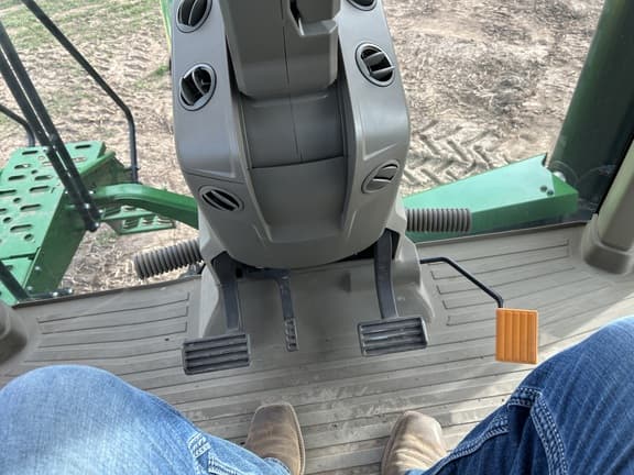 Image of John Deere 8RT 370 equipment image 2