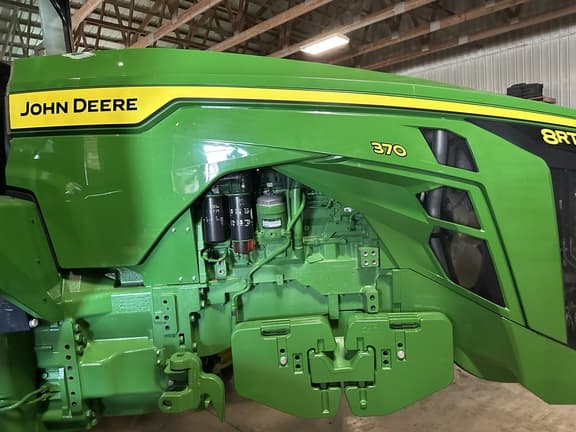 Image of John Deere 8RT 370 equipment image 4