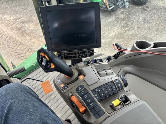 Image of John Deere 8RT 370 equipment image 4