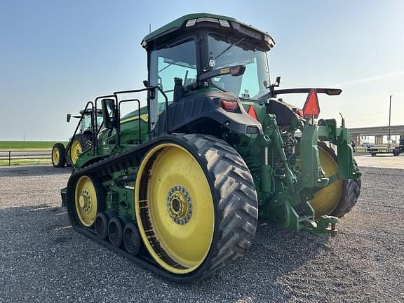 Image of John Deere 8RT 410 equipment image 2