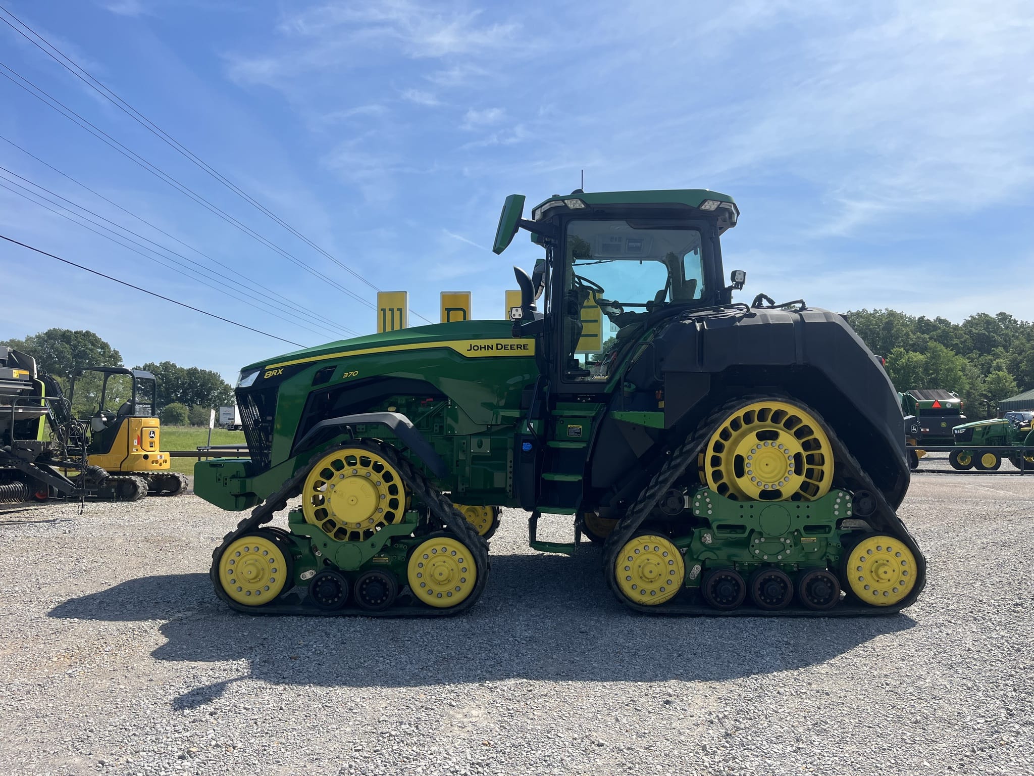2022 John Deere 8RX 370 Equipment Image0