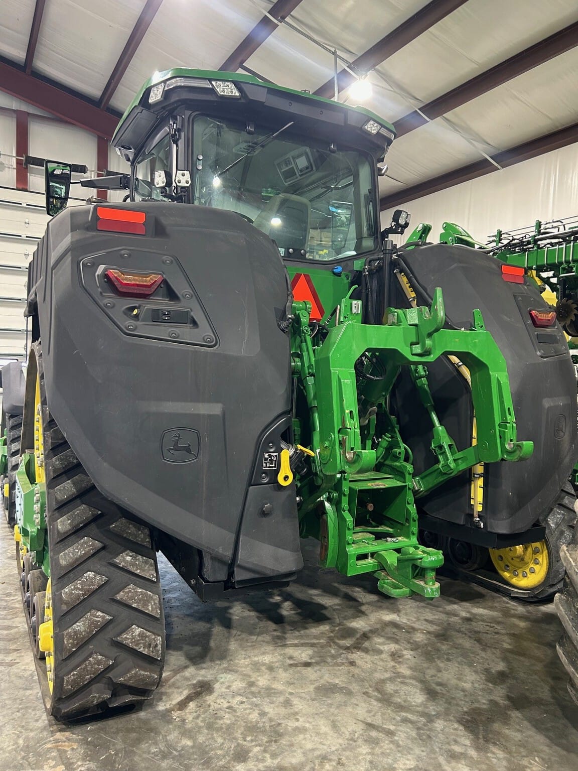 2022 John Deere 8RX 370 Equipment Image0