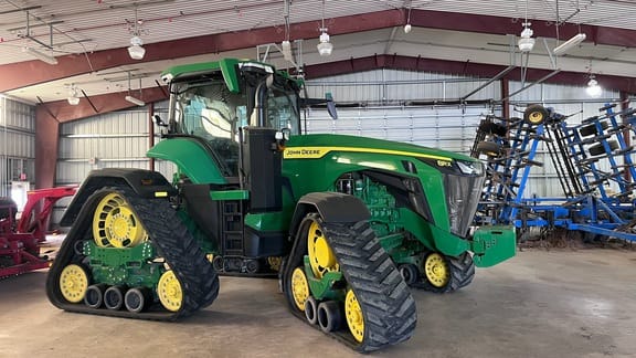 2022 John Deere 8RX 370 Equipment Image0