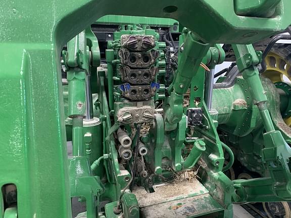 Image of John Deere 8RX 410 equipment image 3