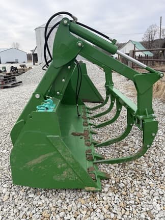 Image of John Deere Bucket Grapple equipment image 2