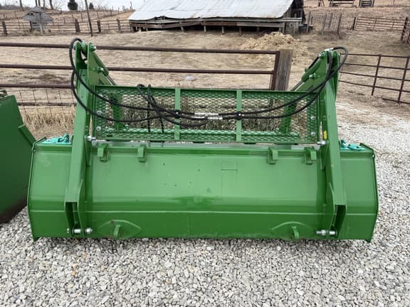 Image of John Deere Bucket Grapple equipment image 4