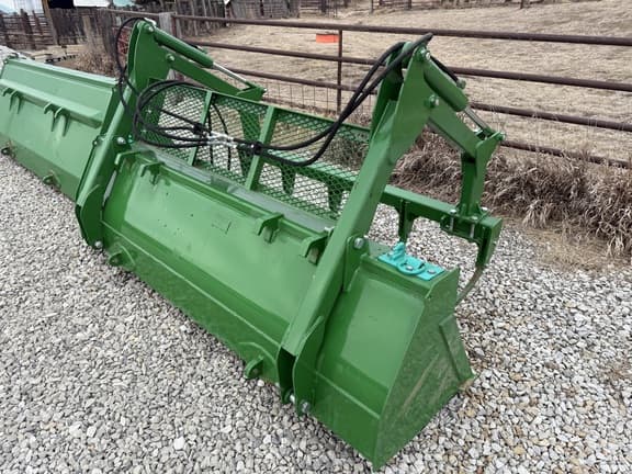 Image of John Deere Bucket Grapple equipment image 3