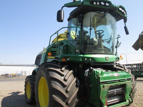 Image of John Deere 9700i equipment image 1