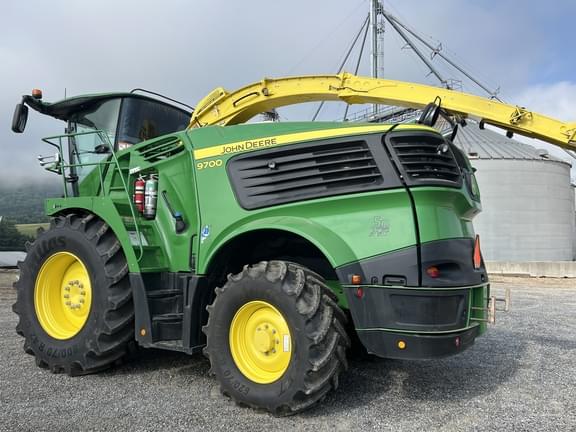 Image of John Deere 9700 equipment image 4