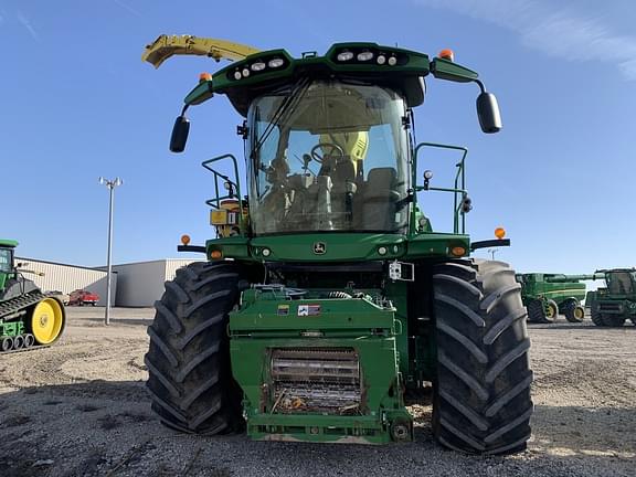 Image of John Deere 9700 equipment image 2