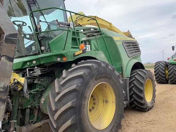 Image of John Deere 9800i equipment image 1