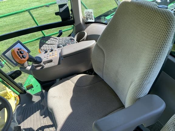 Image of John Deere 9800 equipment image 2