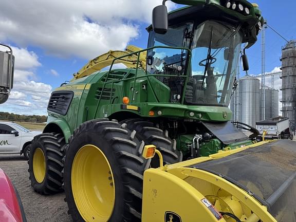 Image of John Deere 9800 equipment image 1