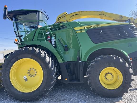 Image of John Deere 9800i Primary image