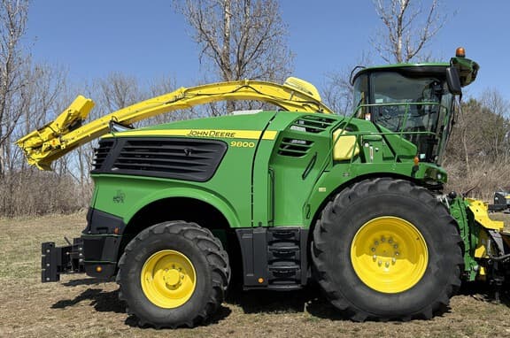 Image of John Deere 9800 equipment image 2