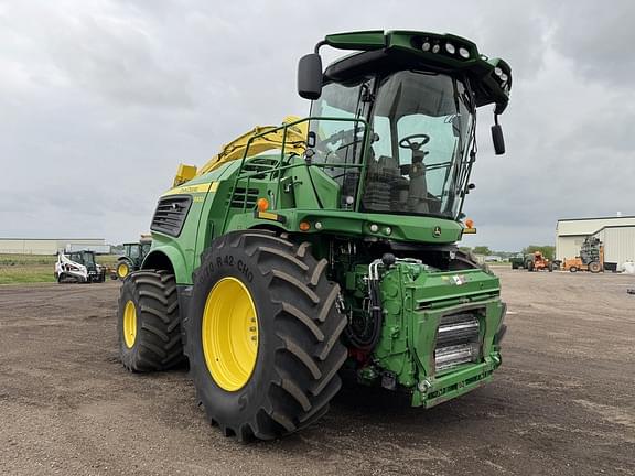 Image of John Deere 9900i equipment image 2