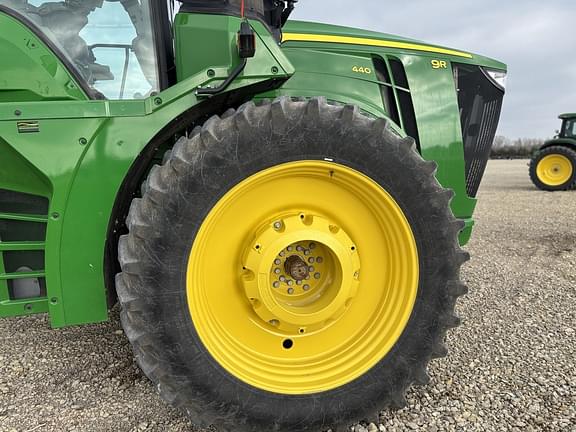 Image of John Deere 9R 440 equipment image 2