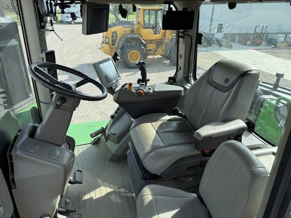 Image of John Deere 9R 440 equipment image 1