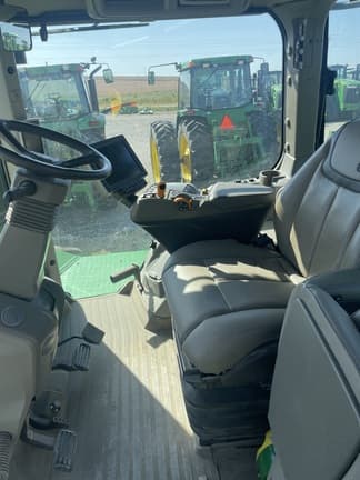 Image of John Deere 9R 490 equipment image 3