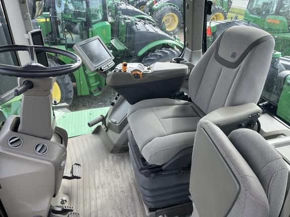 Image of John Deere 9R 490 equipment image 2