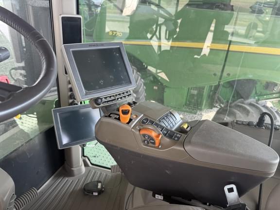 Image of John Deere 9R 590 equipment image 1