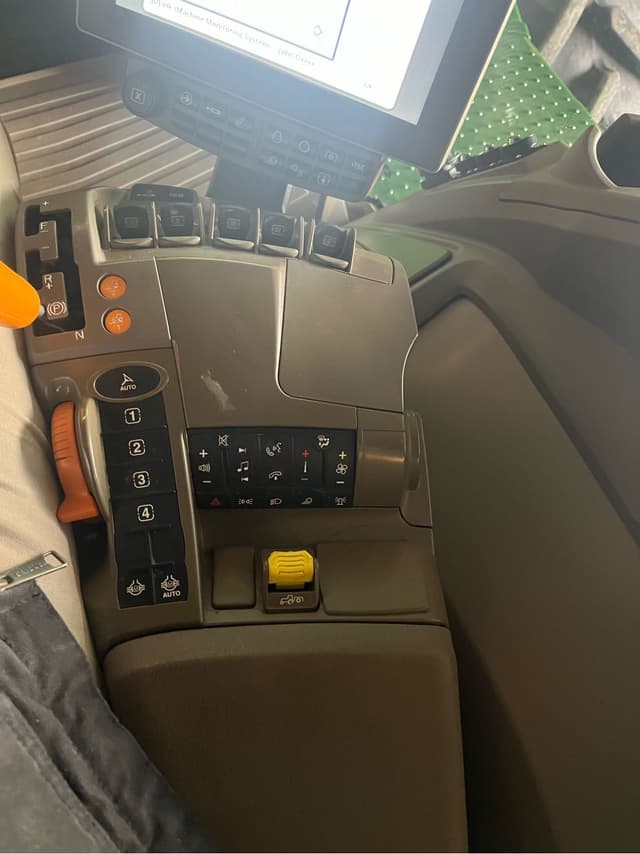 Image of John Deere 9R 590 equipment image 1