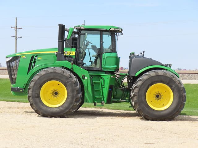 Image of John Deere 9R 590 equipment image 1