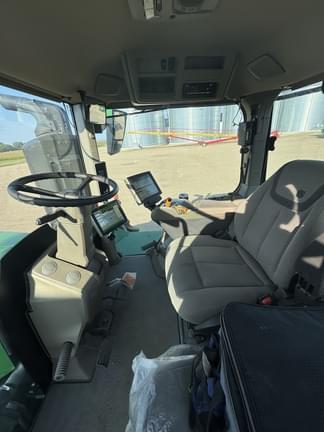 Image of John Deere 9R 640 equipment image 4