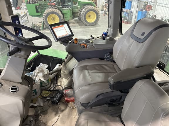 Image of John Deere 9R 640 equipment image 4