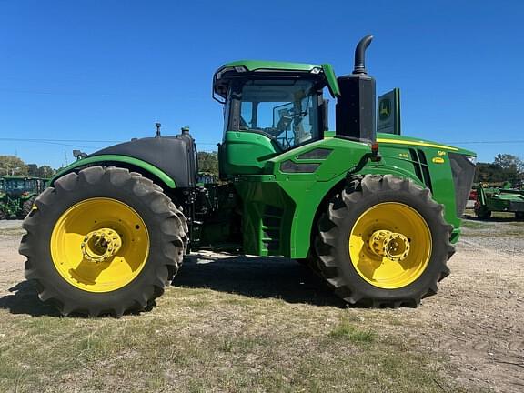 Image of John Deere 9R 640 equipment image 2