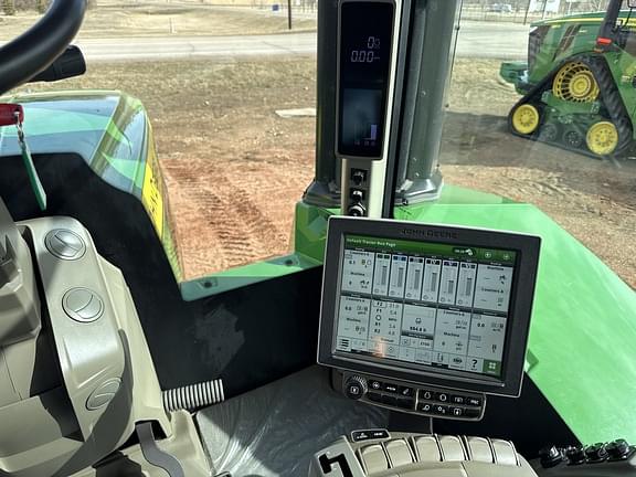 Image of John Deere 9RX 640 equipment image 4