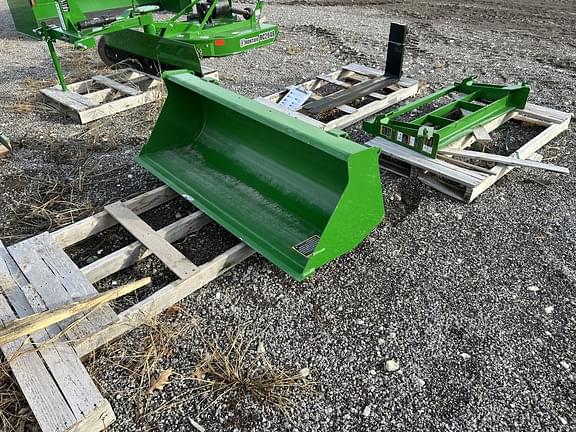 Image of John Deere Bucket Primary image