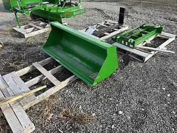 2022 John Deere Bucket Equipment Image0