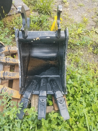 Main image John Deere Compact Excavator Bucket