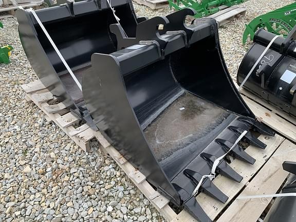 2022 John Deere Compact Excavator Bucket Equipment Image0