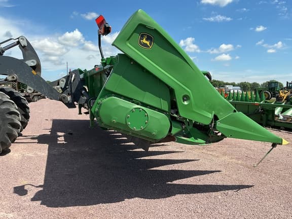 Image of John Deere C12R equipment image 3