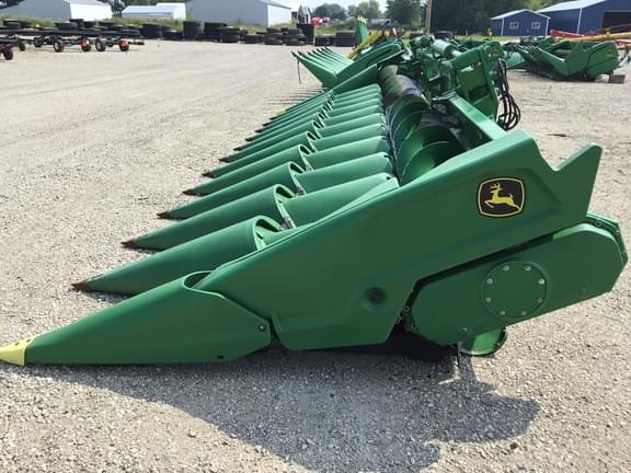 Image of John Deere C12F equipment image 3