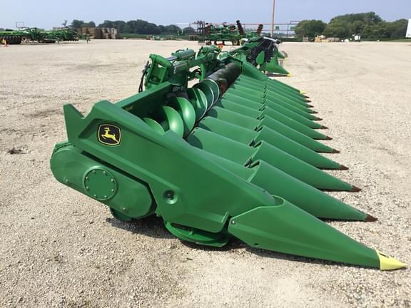 Image of John Deere C12F equipment image 1
