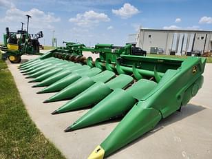 Main image John Deere C12F 1