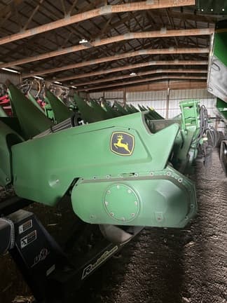 Image of John Deere C12F equipment image 4