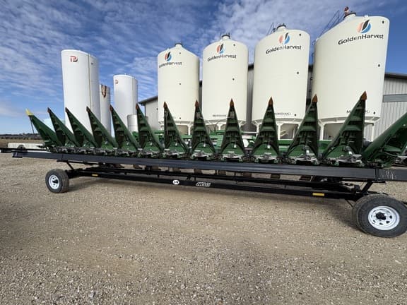 Image of John Deere C12F equipment image 1