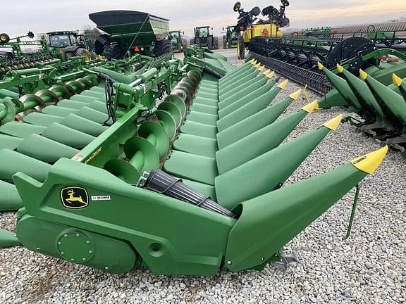 Image of John Deere C12F equipment image 1