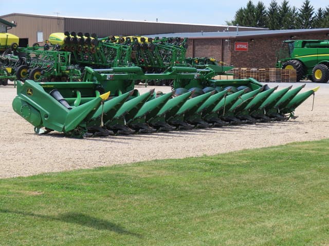 Image of John Deere C12F equipment image 1