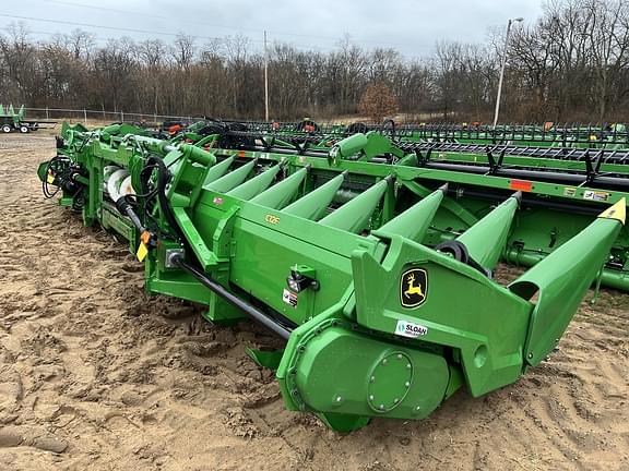 Image of John Deere C12F equipment image 1