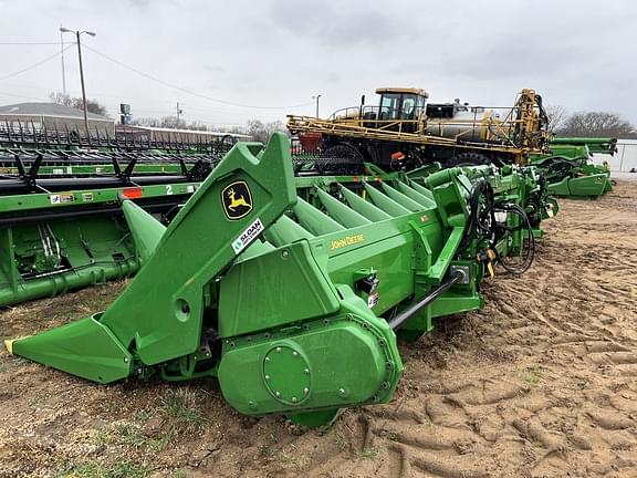 Image of John Deere C12F equipment image 2