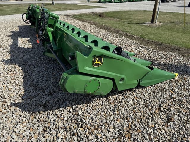 Image of John Deere C12F equipment image 3