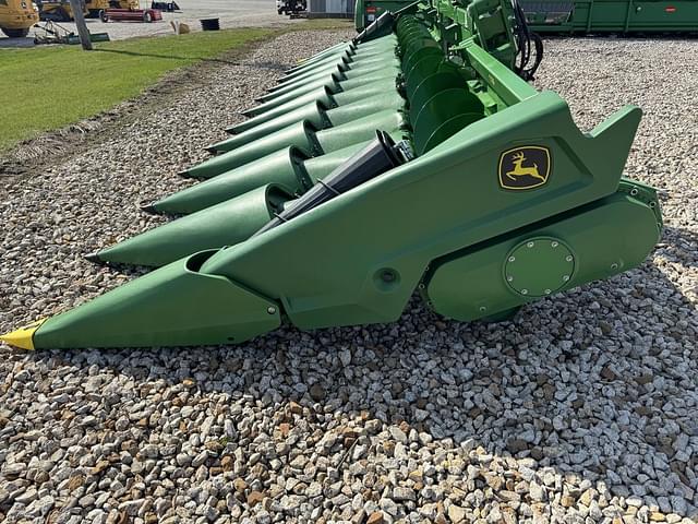 Image of John Deere C12F equipment image 1