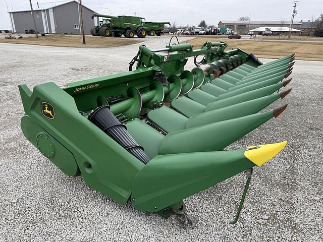 Image of John Deere C12F equipment image 2