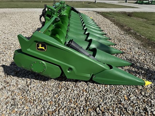 Image of John Deere C12F equipment image 2